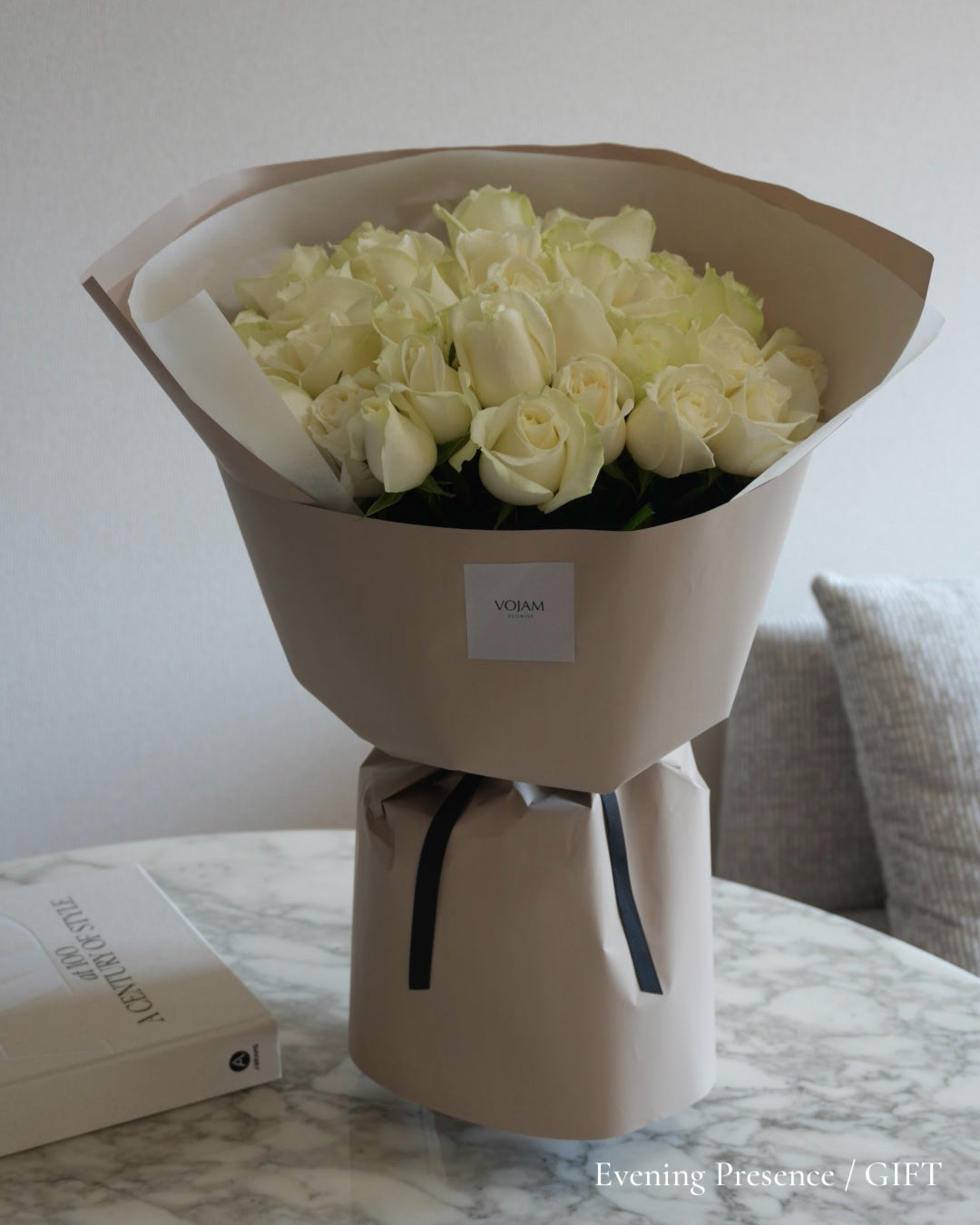 WHITE ROSE SIGNATURE｜白バラの花束・一種類のブーケ｜VOJAM florist