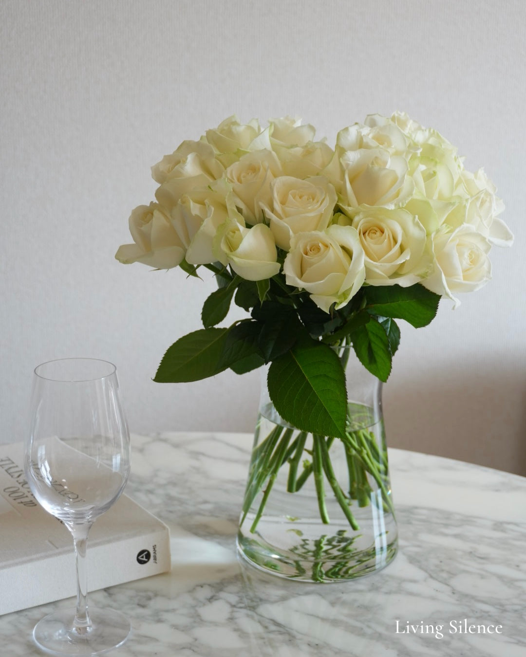 WHITE ROSE SIGNATURE｜白バラの花束・一種類のブーケ｜VOJAM florist